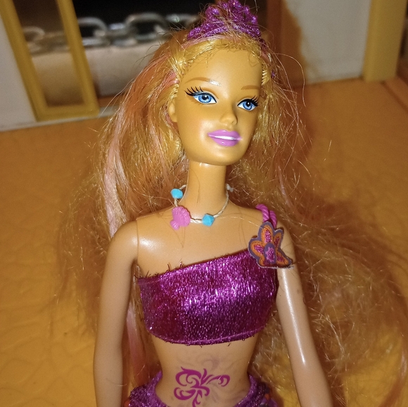 Barbie in a Mermaid Tail Barbie Merliah Doll & Zuma the dolphin toy - Picture 12 of 15